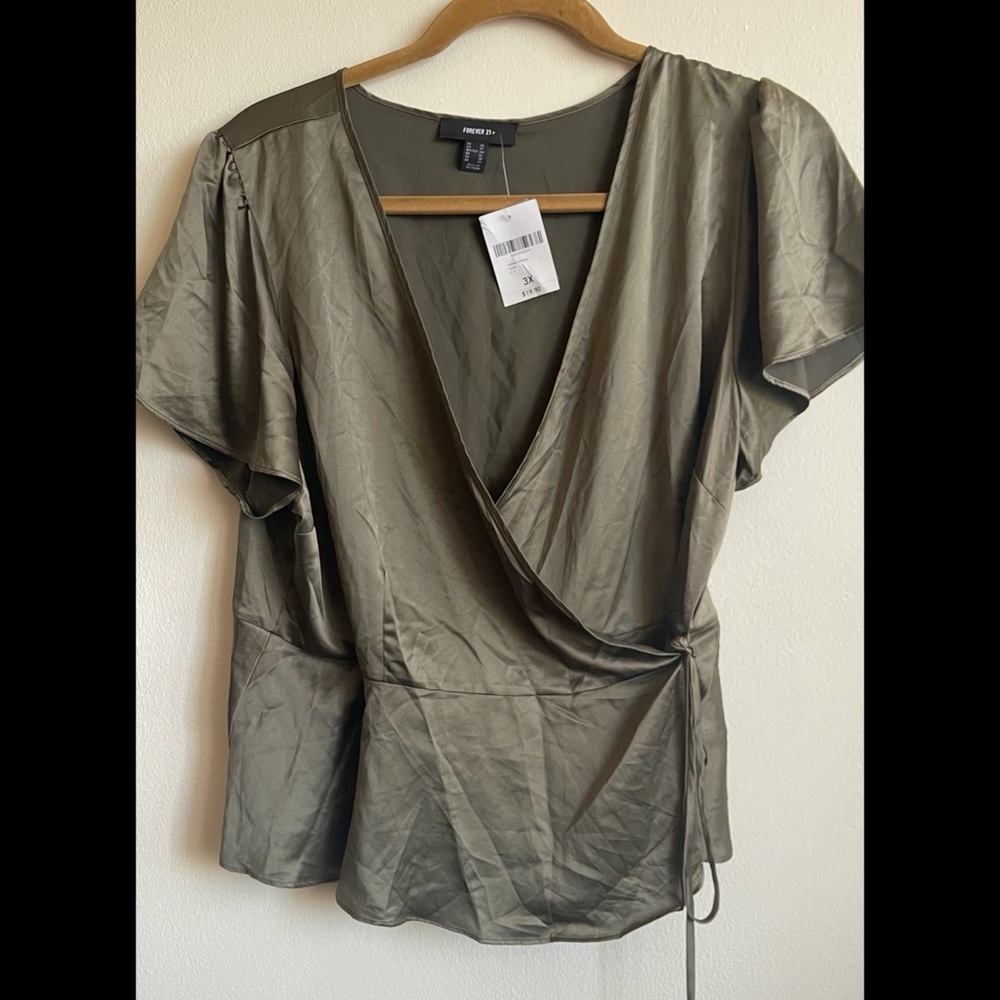 Plus size Forever 21 Green satin/woven Top US 3XL